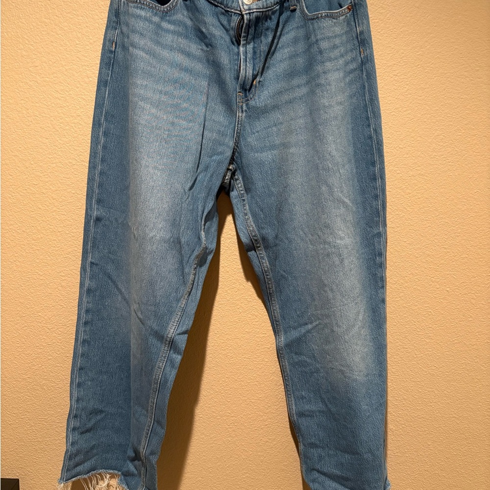 Old Navy Women's Straight Leg Jeans in Blue